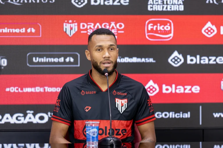 Gustavo Coutinho destaca mentalidade vencedora antes de Atlético-GO x Athletico-PR