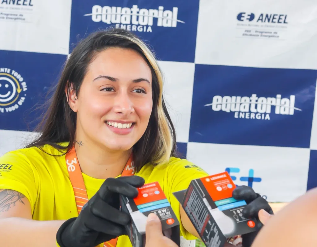 Mutirão da Equatorial oferece troca de lâmpadas e sorteio de geladeiras em Goiânia