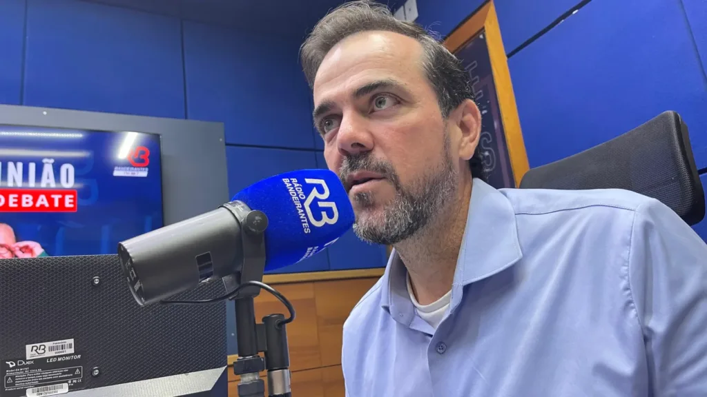 “Sou a favor de rediscutir o Pacto Federativo”, defende Gustavo Mendanha sobre emendas impositivas