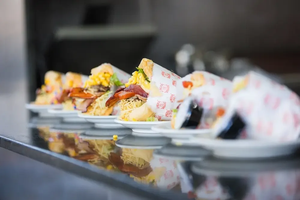 Circuito X celebra Pit-Dogs como patrimônio cultural de Goiás com arena gastronômica e atrações especiais na Praça Cívica