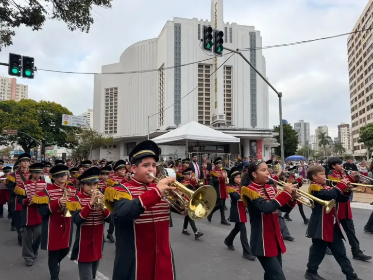 Mais de 15 mil pessoas assistiram ao desfile cívico-militar no Centro de Goiânia, neste 7 de setembro