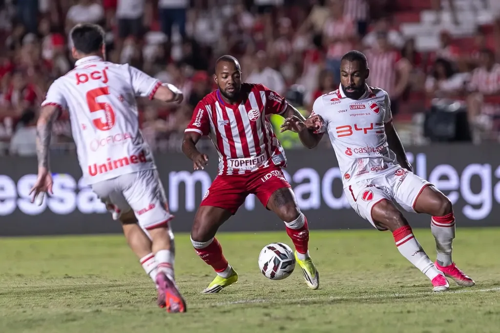 Série A mais perto? Vila Nova chega a 69% de chance de acesso direto; veja Atlético-GO e Goiás