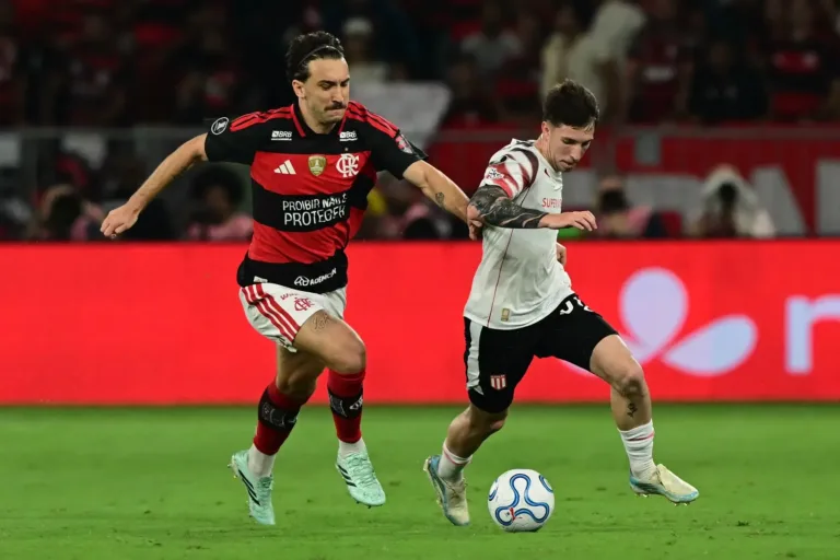 Diante de mais de 72 mil torcedores, Flamengo é eliminado pelo Estudiantes na Copa Libertadores