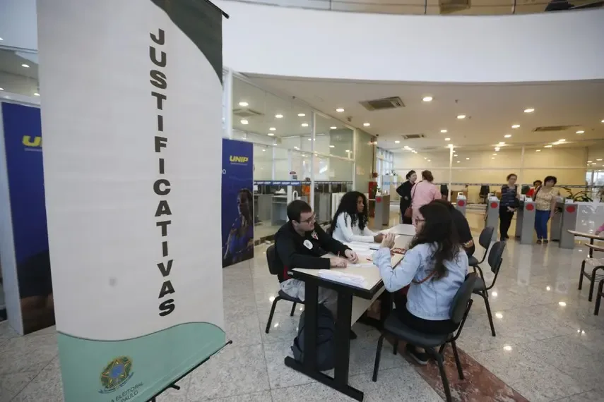 Faltou na votação? Saiba como justificar o voto e evitar bloqueios e multas